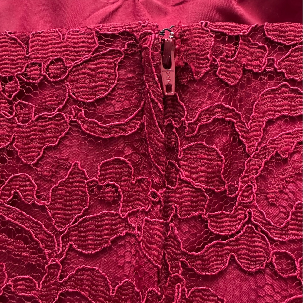 David's Bridal Red Lace Strapless Sweetheart Neckline Mini Dress Size 8 - Picture 6 of 11